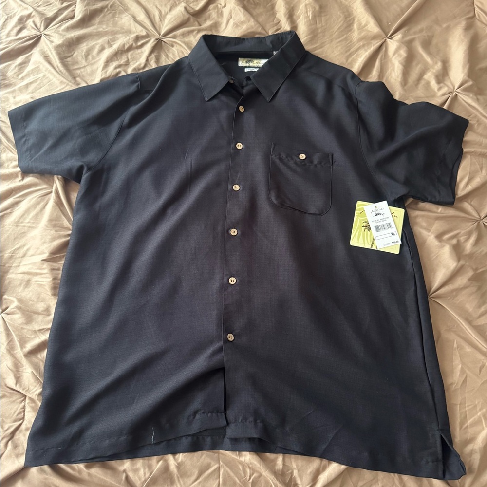 Casual Short-Sleeve Button-Down Shirt in Black